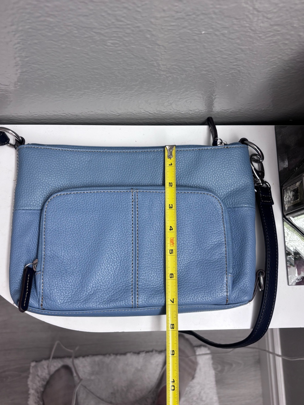 Tignanello NWOT Blue Genuine Leather Crossbody Bag + 2 Keychains - Picture 11 of 16